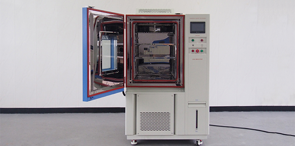 Tối ưu hóa thử nghiệm môi trường của bạn với các buồng thử nghiệm nhiệt độ và độ ẩm đa năng của LIB